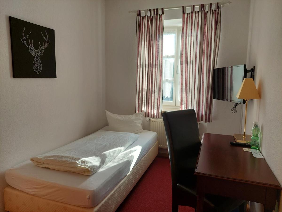 פרייזינג Der Heurige Im Gasthaus Zum Loewen מראה חיצוני תמונה