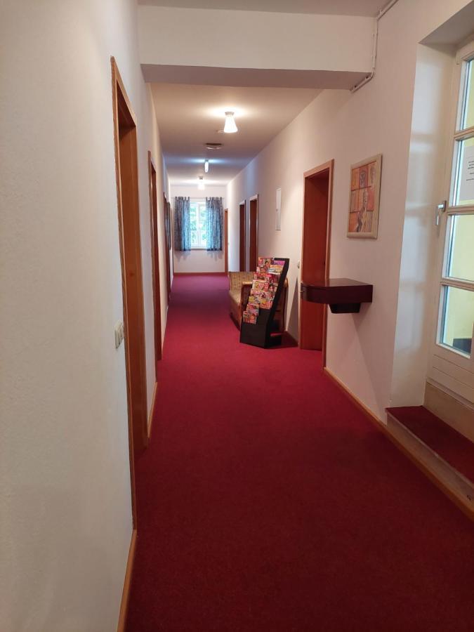 פרייזינג Der Heurige Im Gasthaus Zum Loewen מראה חיצוני תמונה